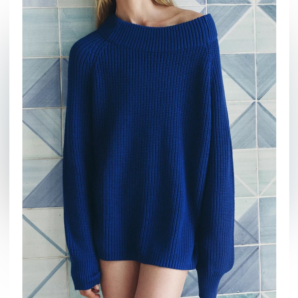 Zara Royal Blue Off-the-Shoulder Sweater Size‎ Large
